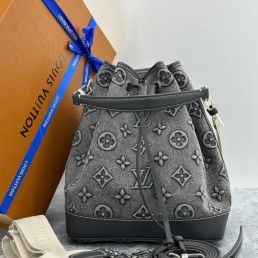 Женская текстильная сумка Louis Vuitton серая 24х24х16 2025
