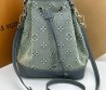 Женская текстильная сумка Louis Vuitton светло-серая 24х24х16 2025
