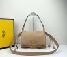 Женская кожаная сумка Fendi бежевая 27х10х8 2025
