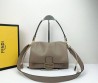 Женская кожаная сумка Fendi коричневая 27х10х8 2025