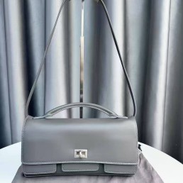 Женская кожаная сумка Balenciaga серая 27х14х5 2025