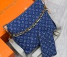 Женская кожаная сумка Louis Vuitton синяя 32х26 2025