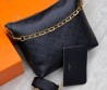 Женская кожаная сумка Louis Vuitton черная 32х26 2025
