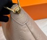 Женская кожаная сумка Louis Vuitton серая 32х26 2025