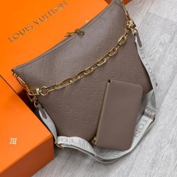 Женская кожаная сумка Louis Vuitton серая 32х26 2025