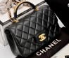Женская кожаная сумка Chanel черная 20х12 2025