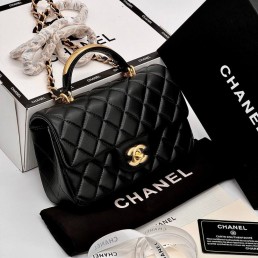 Женская кожаная сумка Chanel черная 20х12 2025