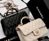Женская кожаная сумка Chanel бежевая 20х12 2025