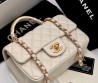 Женская кожаная сумка Chanel бежевая 20х12 2025
