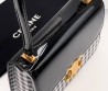Женская кожаная сумка Celine черная с белым в клетку 22х16 2025