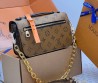 Женская кожаная сумка Louis Vuitton коричневая с логотипами 22х13х7 2025
