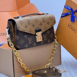 Женская кожаная сумка Louis Vuitton коричневая с логотипами 22х13х7 2025