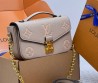 Женская кожаная сумка Louis Vuitton бежевая логотипами 22х13х7 2025