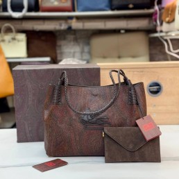 Женская кожаная сумка Etro коричневая 32х23 2025