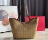 Женская соломенная сумка Valentino бежевая 45х31х30 2025