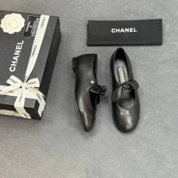 Женские кожаные балетки Chanel черные с бантом 2025