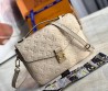 Женская кожаная сумка Louis Vuitton бежевая 25х19 2025