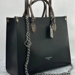 Женская кожаная сумка Louis Vuitton черная с цепочкой 34х27х13 2025