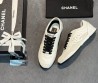 Женские кожаные кроссовки Chanel с замшевыми вставками белые 2025