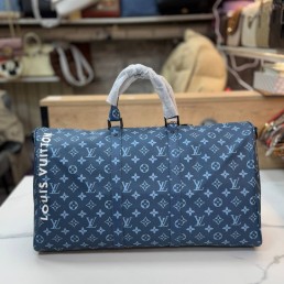 Дорожная кожаная сумка унисекс Louis Vuitton синяя в логотипах 50х27 2025