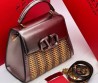 Женская кожаная сумка с плетением Valentino серебристая 23х16 2025