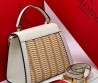 Женская кожаная сумка с плетением Valentino белая 23х16 2025