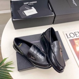Женские кожаные лоферы Saint Laurent черные с монограммой 2025