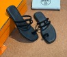 Женские кожаные шлепанцы Hermes черные 2025