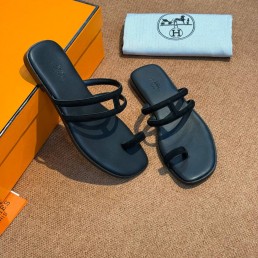 Женские кожаные шлепанцы Hermes черные 2025