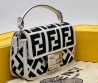 Женская текстильная сумка Fendi белая с черным 20х10 2025