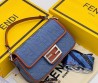 Женская текстильная сумка Fendi синяя с коричневым 20х10 2025