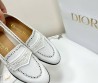 Женские кожаные лоферы Christian Dior белые с перфорацией 2025