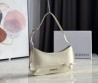 Женская кожаная сумка Jacquemus белая лакированная 28х14 2025