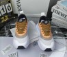 Женские комбинированные кроссовки Loewe Cloudtilt белые с бежевым 2025