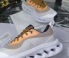Женские комбинированные кроссовки Loewe Cloudtilt белые с бежевым 2025