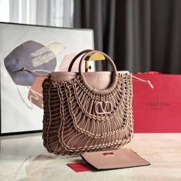 Женская кожаная сумка с плетением Valentino розовая 38х34 2025