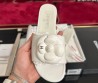 Женские кожаные шлепанцы Chanel белые с цветком 2025