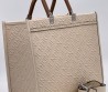 Женская текстильная сумка Fendi молочная 36х30х8 2025