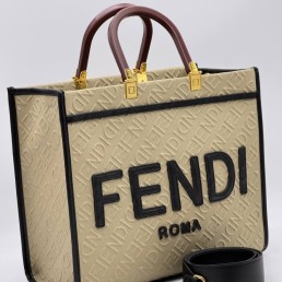 Женская текстильная сумка Fendi бежевая 36х30х8 2025