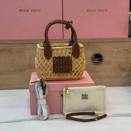 Женская комбинированная сумка Miu Miu бежевая с коричневым 20х15 2025