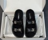Женские кожаные шлепанцы Chanel черные глянцевые 2025