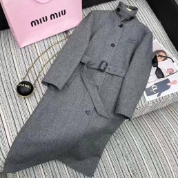Женское шерстяное пальто Miu Miu серое 2025
