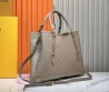 Женская кожаная сумка Louis Vuitton бежевая 36х26х12 2025