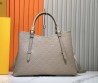 Женская кожаная сумка Louis Vuitton бежевая 36х26х12 2025