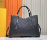 Женская кожаная сумка Louis Vuitton черная 36х26х12 2025