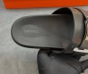 Мужские кожаные шлепанцы Hermes черные с пряжкой 2025