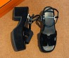 Женские велюровые босоножки Hermes черные на платформе 2025