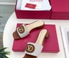Женские комбинированные шлепанцы Valentino Vlogo Signature белые с коричневым 2025