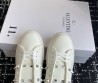 Женские кожаные кроссовки Valentino Rockstud Untitled белые 2025