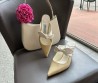 Женские кожаные мюли Jimmy Choo бежевые с белым каблук 8,5 см 2025